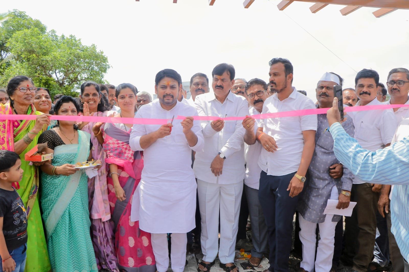 Bhoomipoojan and Inauguration Ceremony for Various Development Projects in Palus and Bambavade Held Successfully