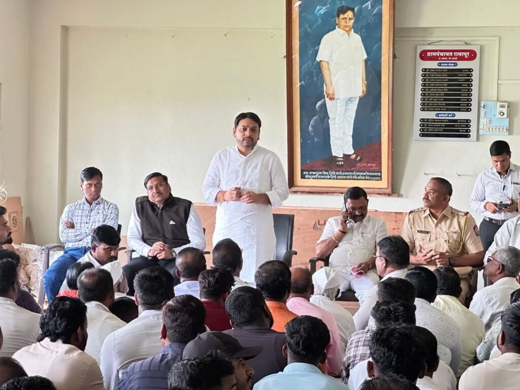 रामापूर येथील छत्रपती शिवाजी महाराज पुतळा प्रकरणी प्रशासन आणि युवकांमध्ये सकारात्मक संवाद