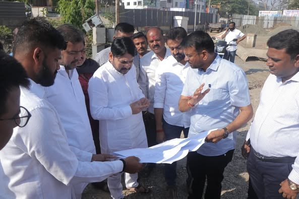 विटा नवीन बसस्थानकाच्या कामाची पाहणी